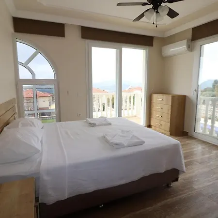 Joylettings Beyaz 3 Βίλα Φετιγιέ